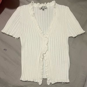 Forever 21 frilly top ☁️🤍